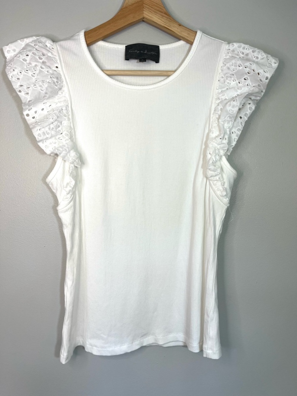 Anthropologie Sunday in Brooklyn White Eyelet Ruffle Sleeve Tank Top Women's L